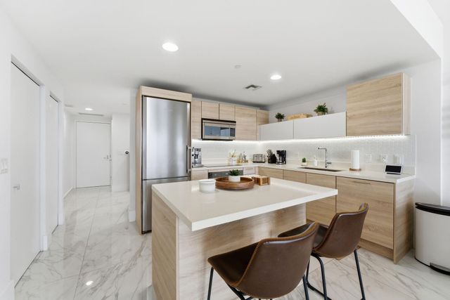 16385 Biscayne Blvd 2516, North Miami Beach, FL 33160