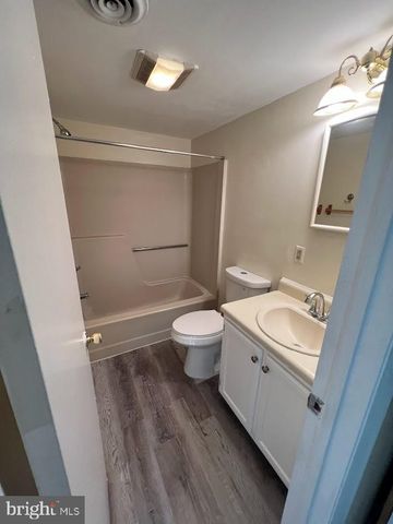 45-8 HOLLY DR, Reading, PA 19606