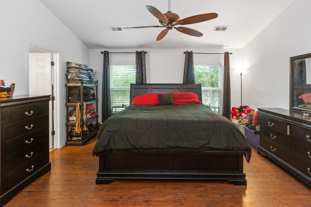 518 Holiday Drive, Summerville, SC 29483