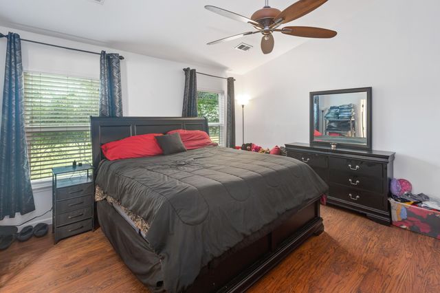 518 Holiday Drive, Summerville, SC 29483