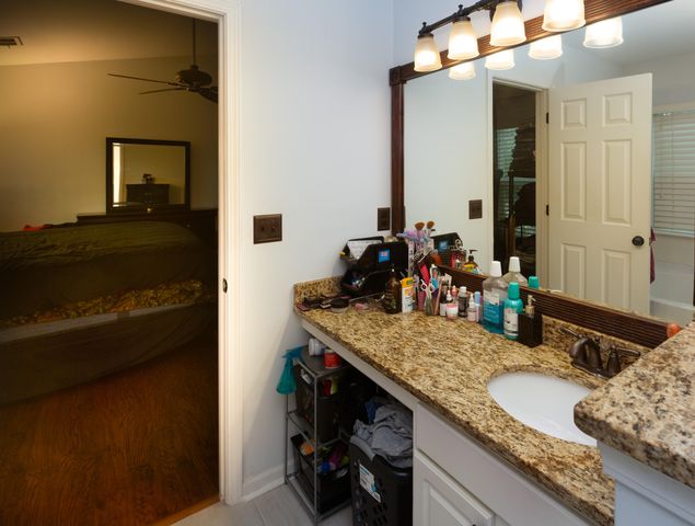 518 Holiday Drive, Summerville, SC 29483