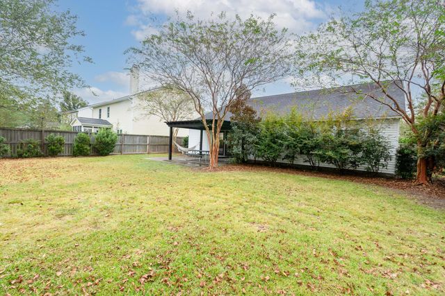 518 Holiday Drive, Summerville, SC 29483