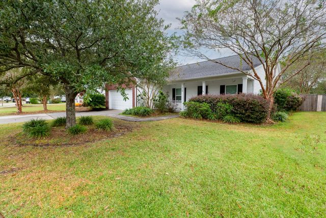 518 Holiday Drive, Summerville, SC 29483