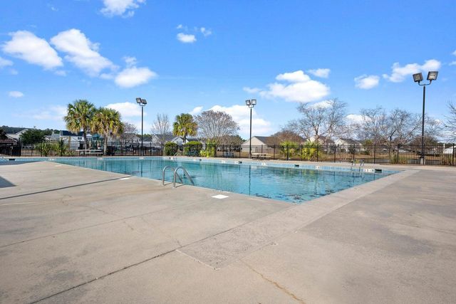 518 Holiday Drive, Summerville, SC 29483