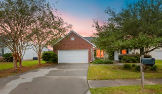 518 Holiday Drive, Summerville, SC 29483
