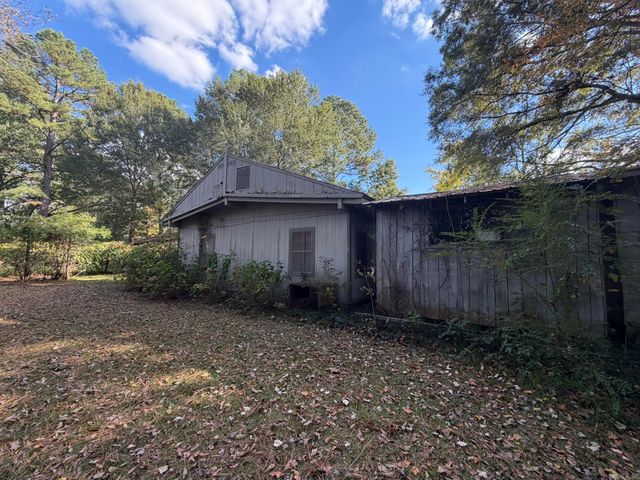 410 N Wilks, Mcrae, AR 72102