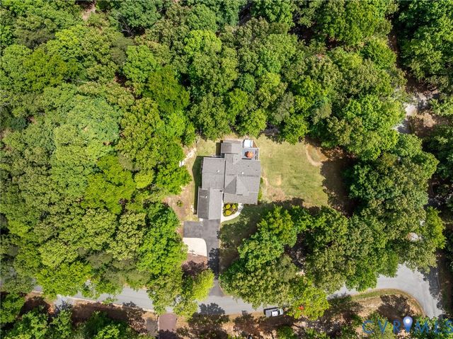 381 Shorewood Dr, Louisa, VA 23117