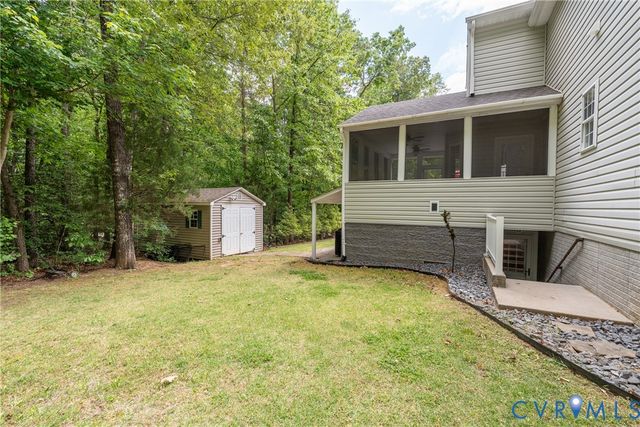 381 Shorewood Dr, Louisa, VA 23117