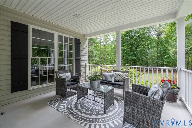 381 Shorewood Dr, Louisa, VA 23117