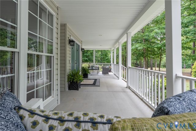 381 Shorewood Dr, Louisa, VA 23117
