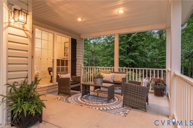 381 Shorewood Dr, Louisa, VA 23117