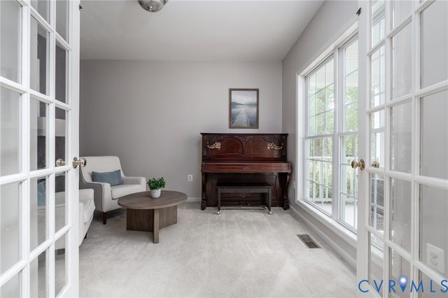 381 Shorewood Dr, Louisa, VA 23117