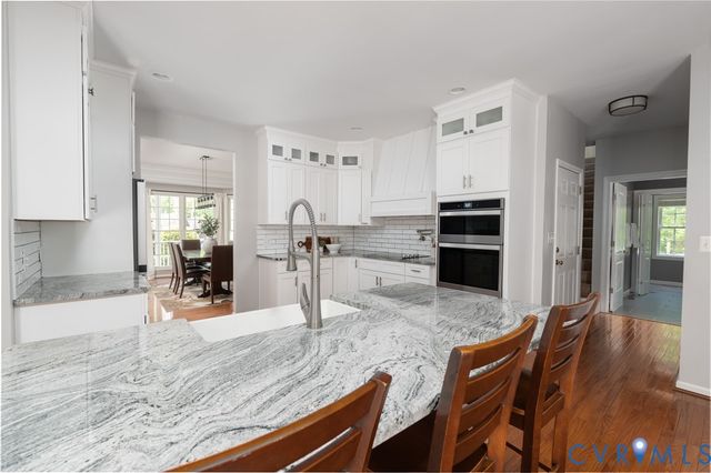 381 Shorewood Dr, Louisa, VA 23117