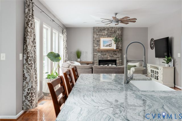 381 Shorewood Dr, Louisa, VA 23117