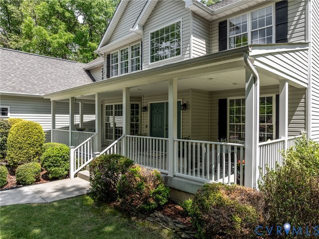 381 Shorewood Dr, Louisa, VA 23117