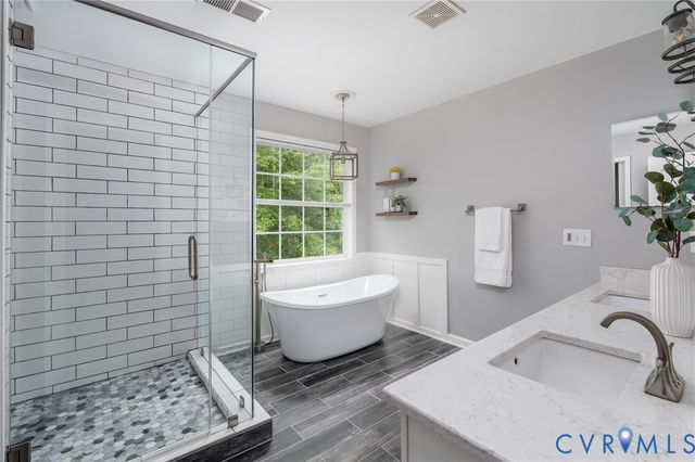 381 Shorewood Dr, Louisa, VA 23117
