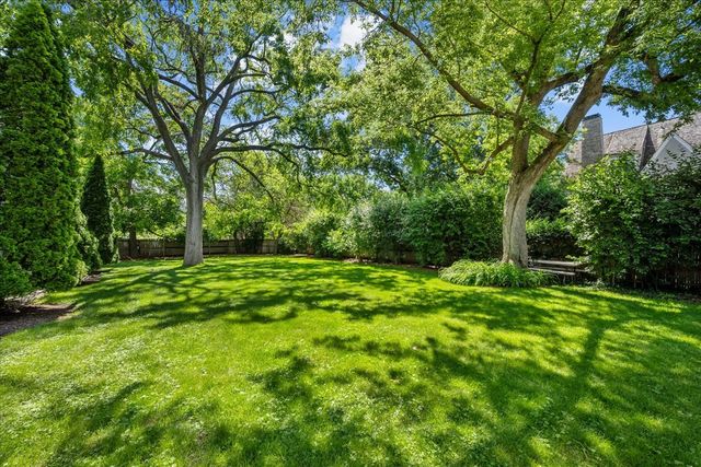 542 Wayland Avenue, Kenilworth, IL 60043