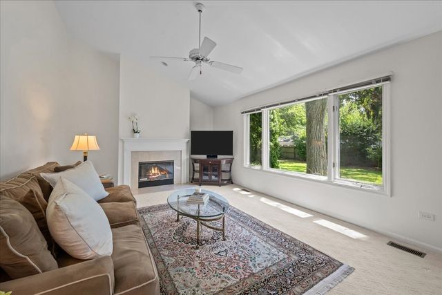 542 Wayland Avenue, Kenilworth, IL 60043