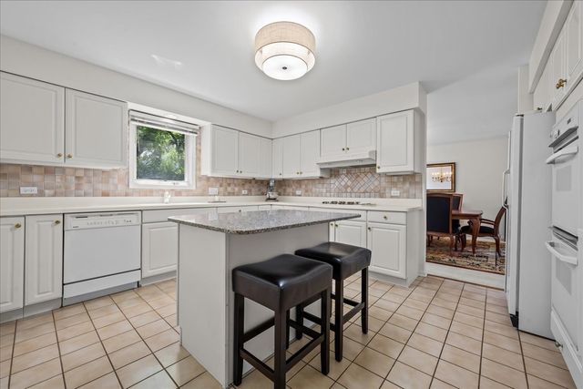 542 Wayland Avenue, Kenilworth, IL 60043