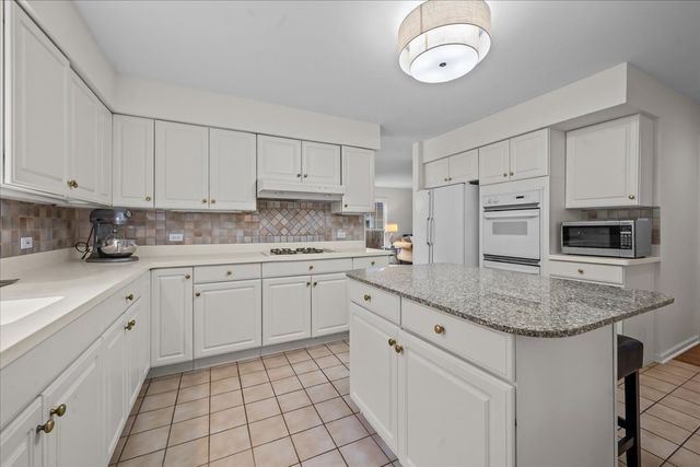 542 Wayland Avenue, Kenilworth, IL 60043