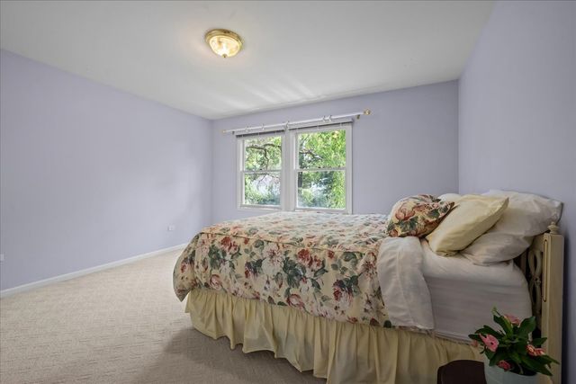 542 Wayland Avenue, Kenilworth, IL 60043
