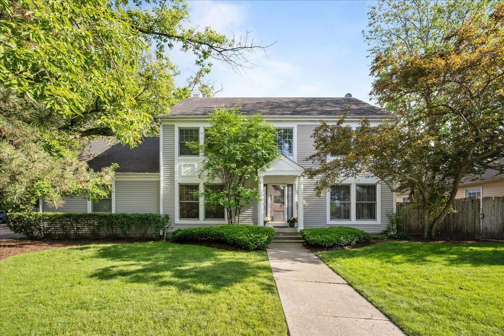 542 Wayland Avenue, Kenilworth, IL 60043