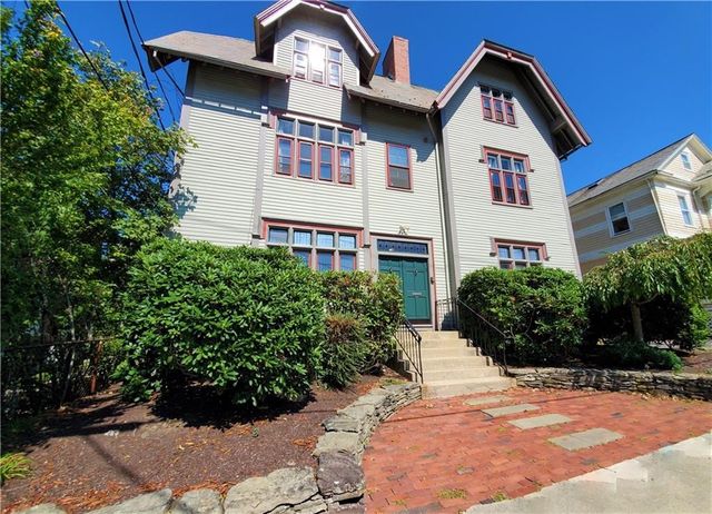 28 Narragansett Avenue 1, Newport, RI 02840