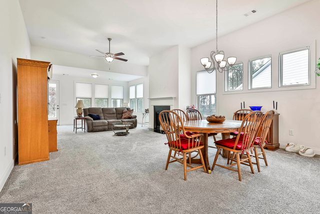 541 Hazelnut Drive, Peachtree City, GA 30269