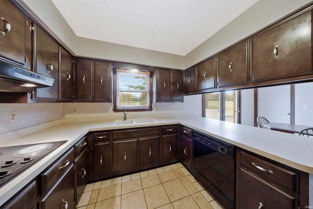 9330 Eastlake Drive, Wadesville, IN 47638