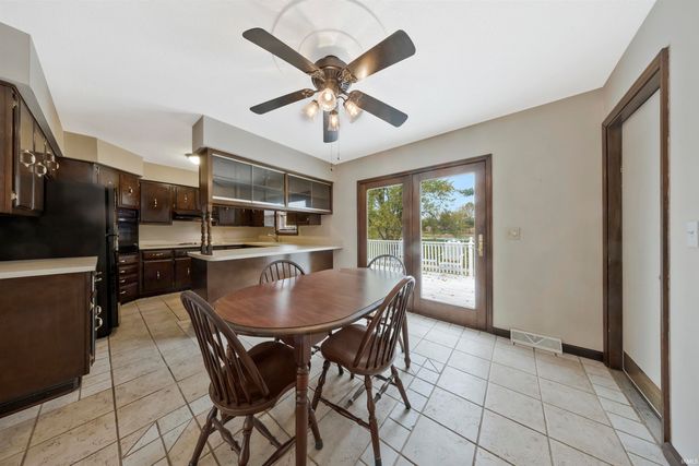 9330 Eastlake Drive, Wadesville, IN 47638