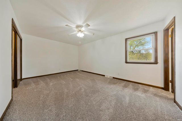 9330 Eastlake Drive, Wadesville, IN 47638