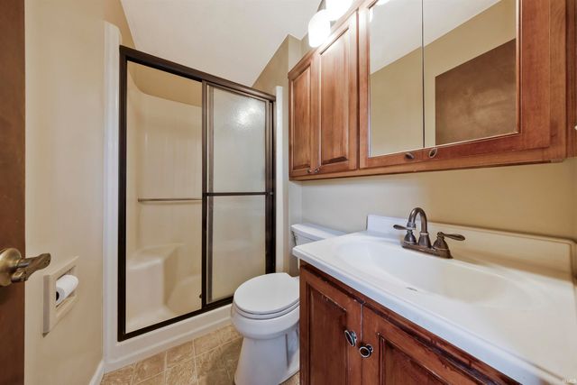 9330 Eastlake Drive, Wadesville, IN 47638