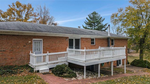 9330 Eastlake Drive, Wadesville, IN 47638