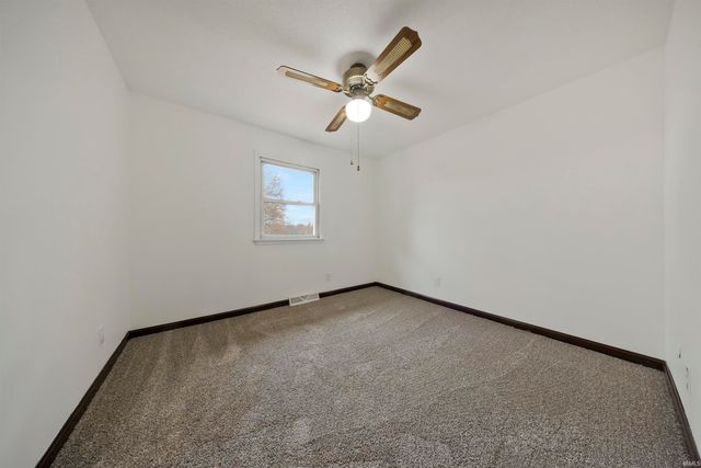 9330 Eastlake Drive, Wadesville, IN 47638