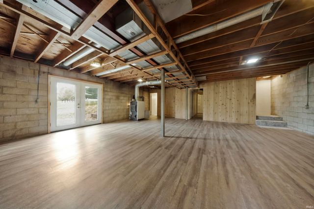 9330 Eastlake Drive, Wadesville, IN 47638