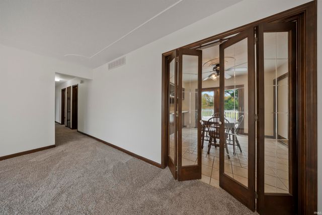 9330 Eastlake Drive, Wadesville, IN 47638