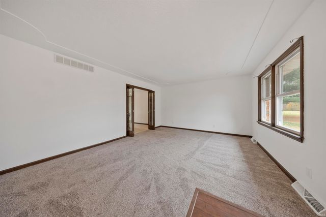 9330 Eastlake Drive, Wadesville, IN 47638