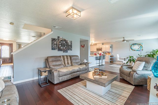 18 SULFUR CYN, San Antonio, TX 78247