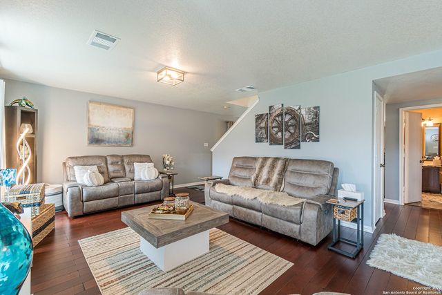 18 SULFUR CYN, San Antonio, TX 78247