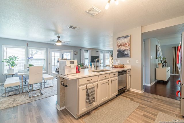 18 SULFUR CYN, San Antonio, TX 78247