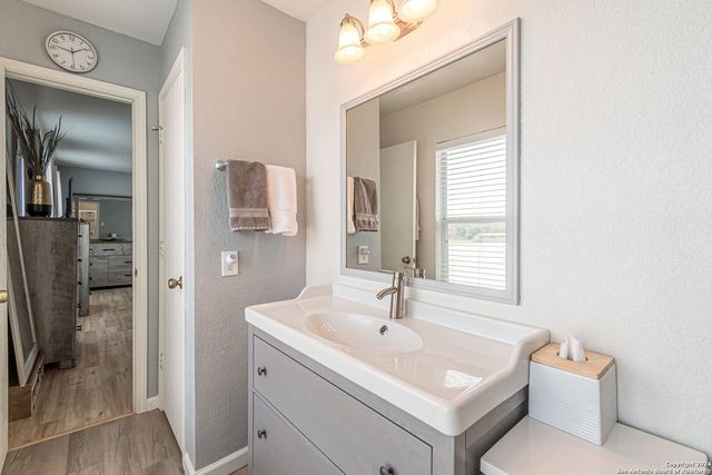 18 SULFUR CYN, San Antonio, TX 78247