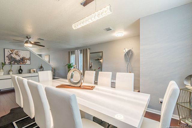 18 SULFUR CYN, San Antonio, TX 78247