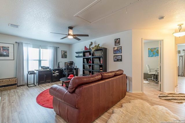 18 SULFUR CYN, San Antonio, TX 78247