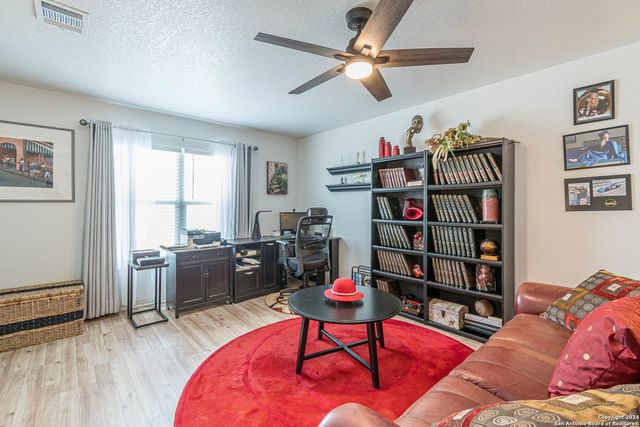 18 SULFUR CYN, San Antonio, TX 78247