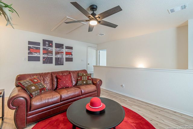 18 SULFUR CYN, San Antonio, TX 78247