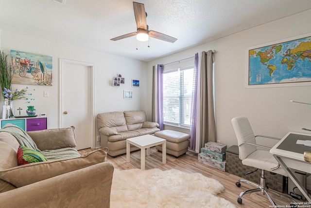 18 SULFUR CYN, San Antonio, TX 78247