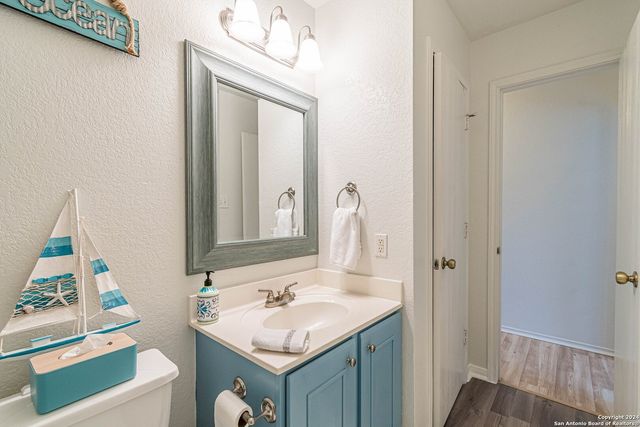 18 SULFUR CYN, San Antonio, TX 78247