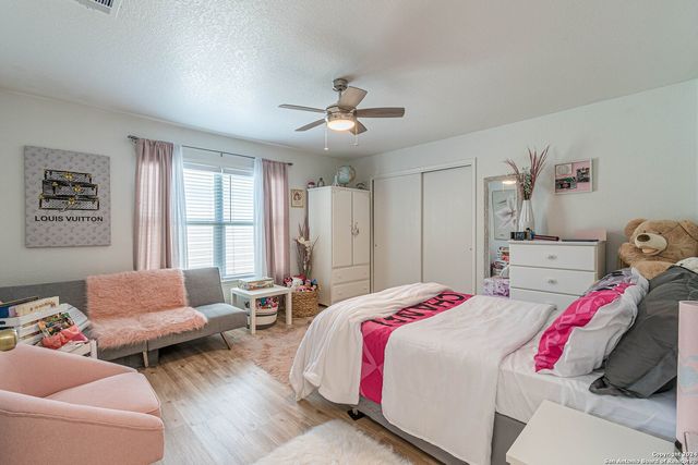 18 SULFUR CYN, San Antonio, TX 78247