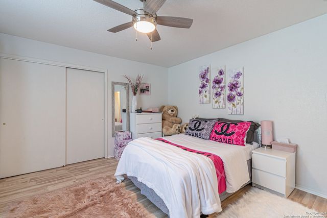 18 SULFUR CYN, San Antonio, TX 78247