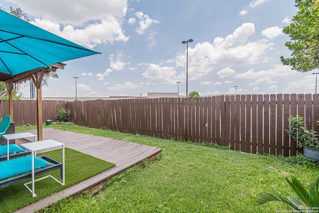 18 SULFUR CYN, San Antonio, TX 78247